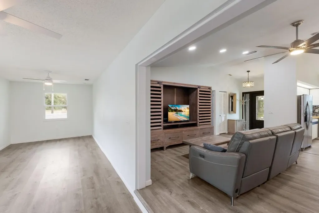 8985 Pohoy Avenue Sarasota FL 34231