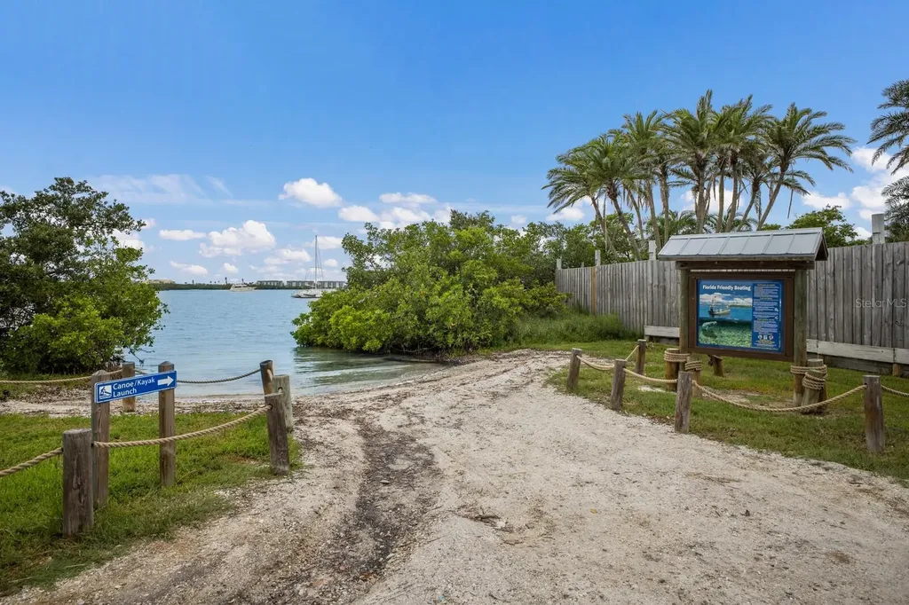 8985 Pohoy Avenue Sarasota FL 34231