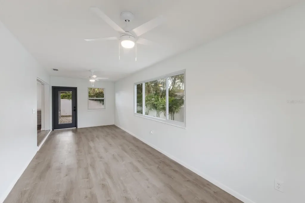 8985 Pohoy Avenue Sarasota FL 34231
