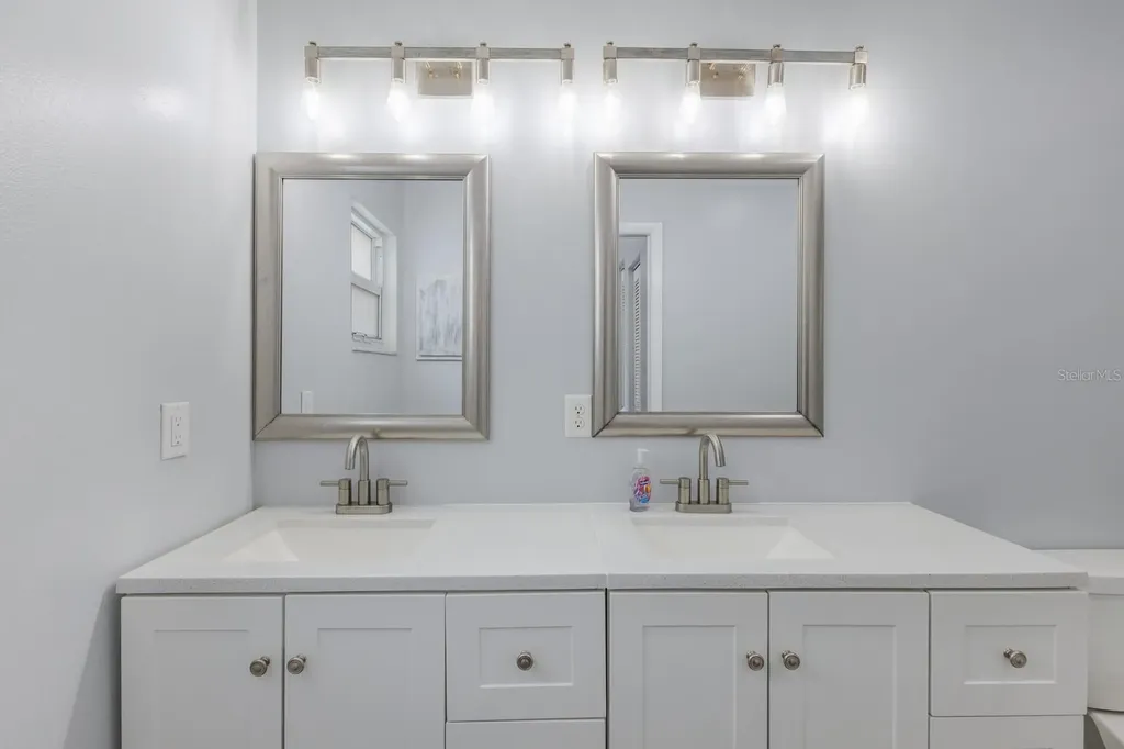 8985 Pohoy Avenue Sarasota FL 34231