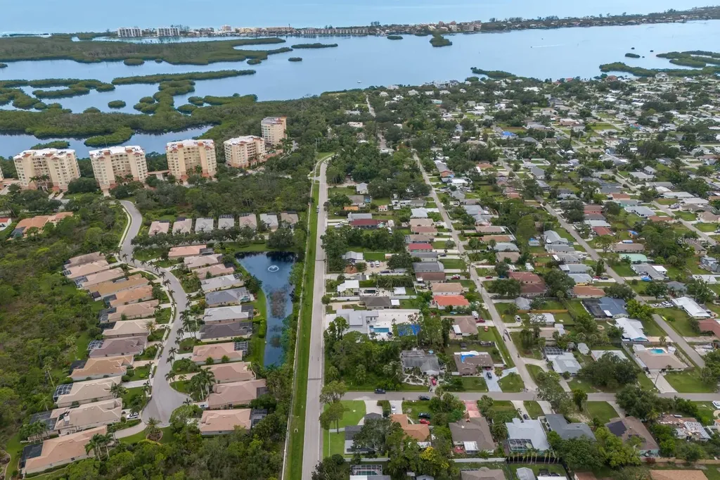 8985 Pohoy Avenue Sarasota FL 34231