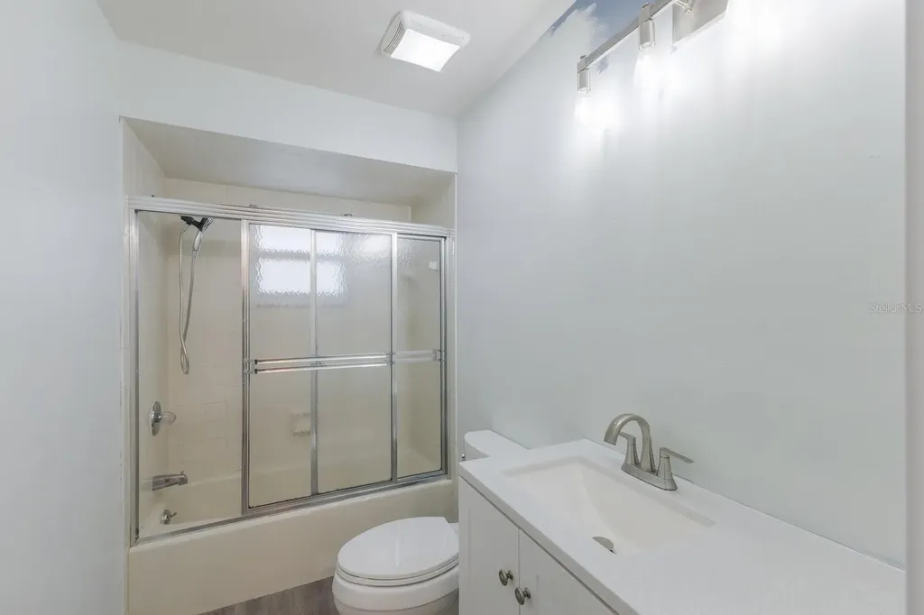 8985 Pohoy Avenue Sarasota FL 34231