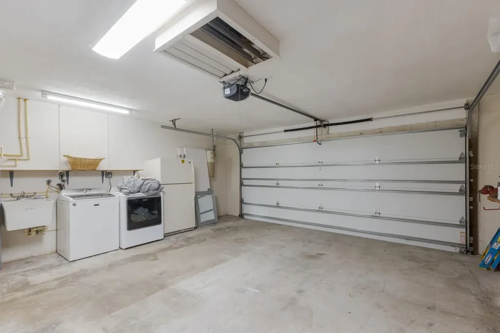 8985 Pohoy Avenue Sarasota FL 34231