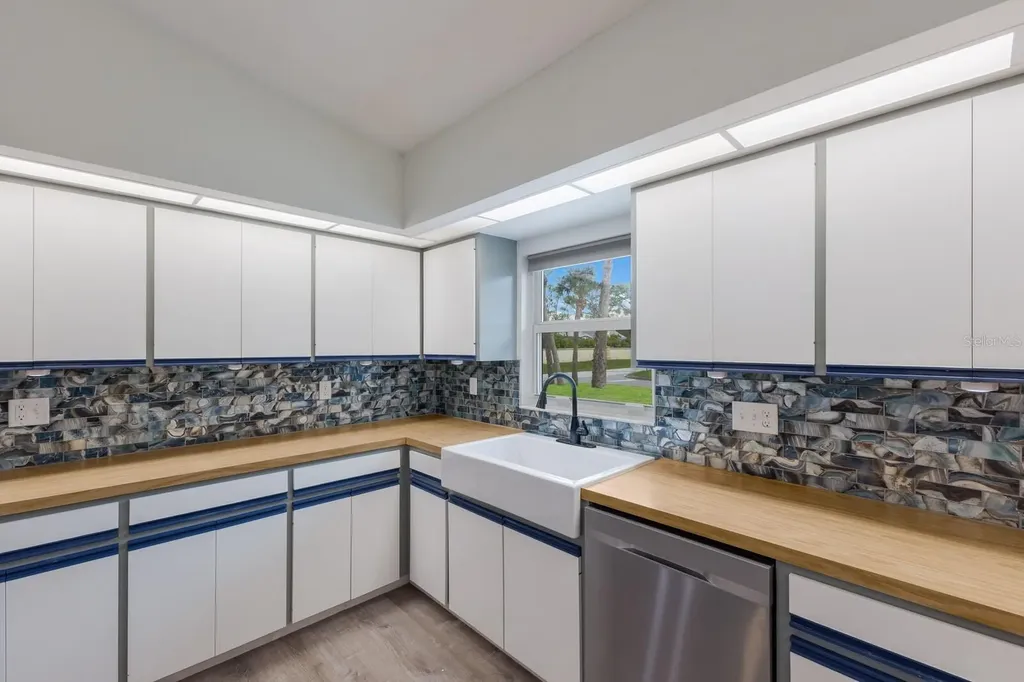 8985 Pohoy Avenue Sarasota FL 34231