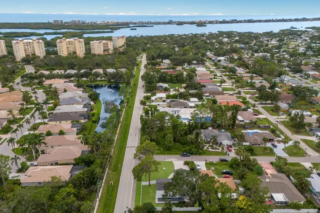 8985 Pohoy Avenue Sarasota FL 34231