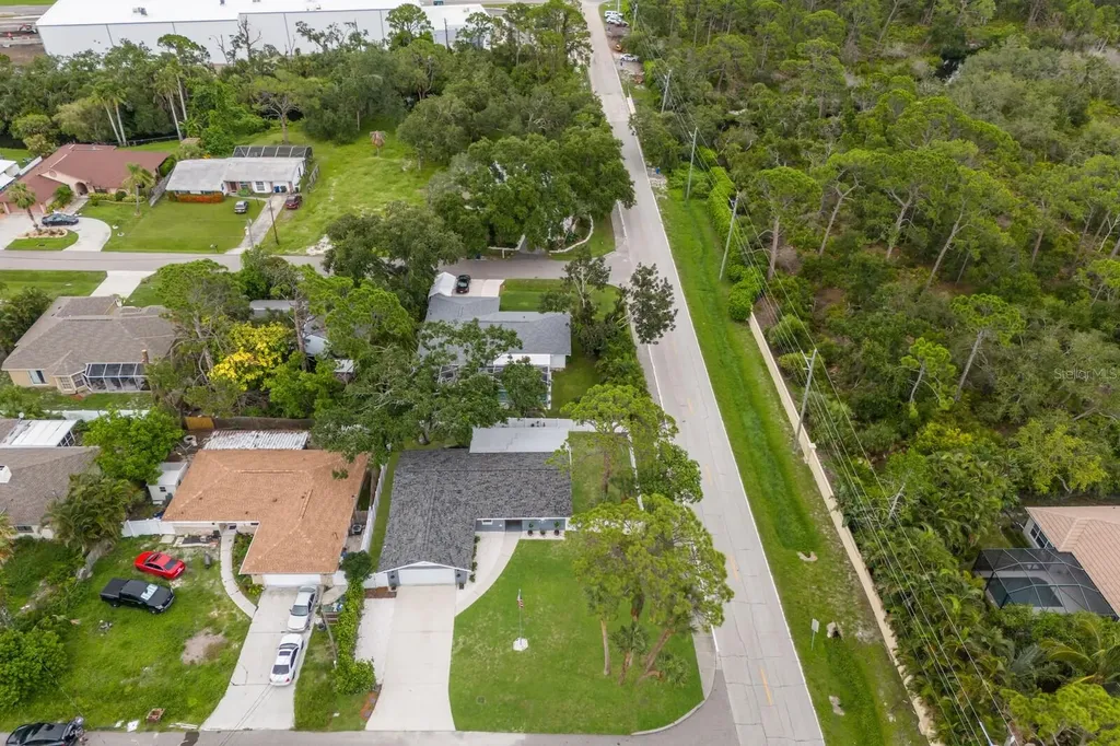 8985 Pohoy Avenue Sarasota FL 34231