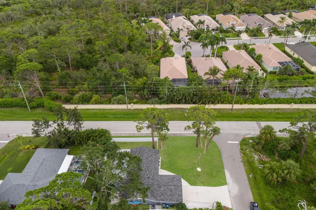 8985 Pohoy Avenue Sarasota FL 34231