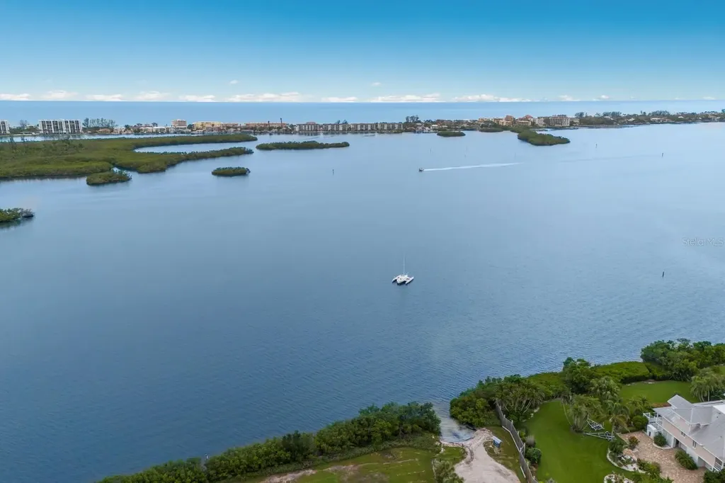 8985 Pohoy Avenue Sarasota FL 34231