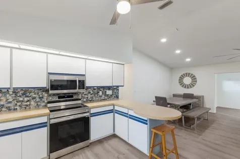 8985 Pohoy Avenue Sarasota FL 34231