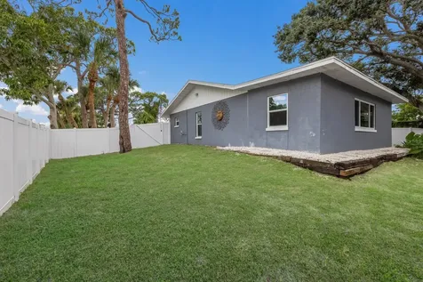 8985 Pohoy Avenue Sarasota FL 34231