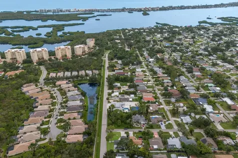 8985 Pohoy Avenue Sarasota FL 34231