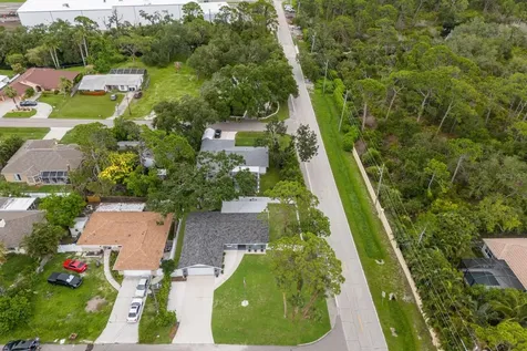 8985 Pohoy Avenue Sarasota FL 34231