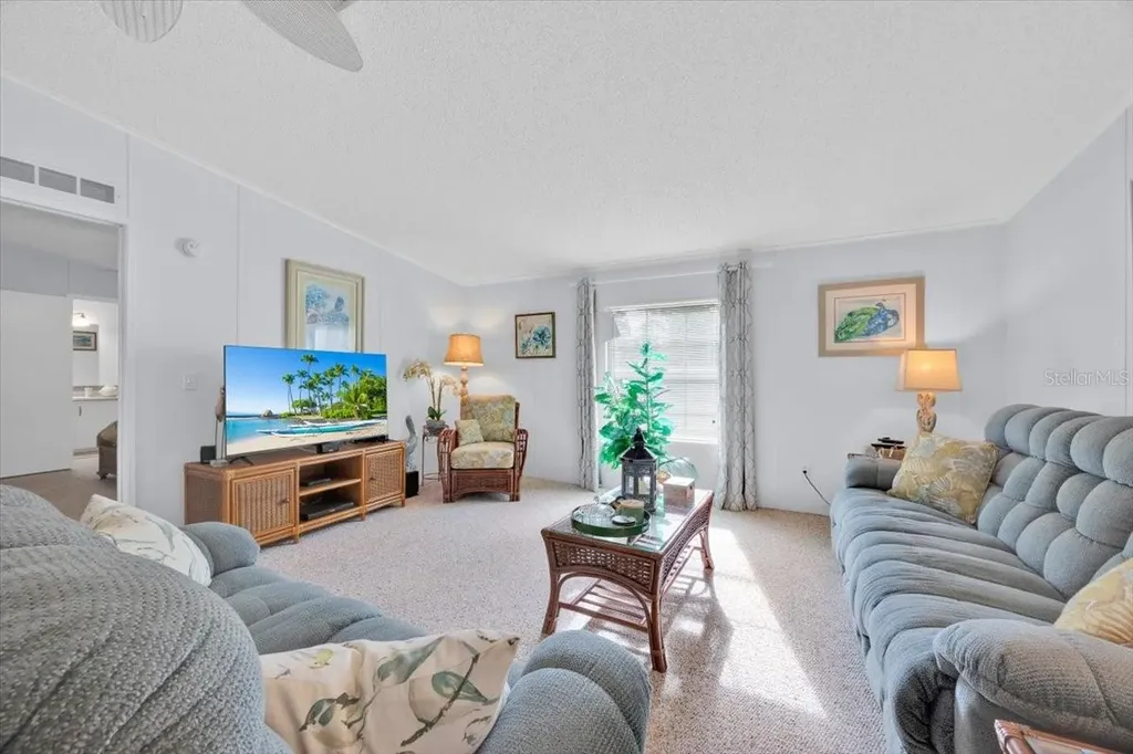 13 Sugar Pine Loop Lake Wales FL 33898