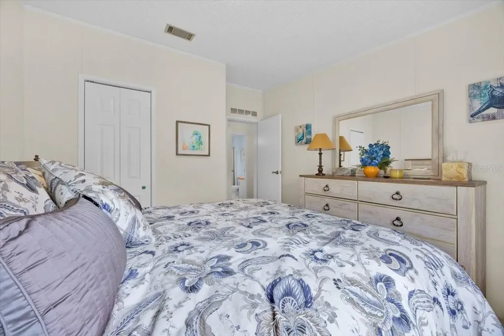 13 Sugar Pine Loop Lake Wales FL 33898