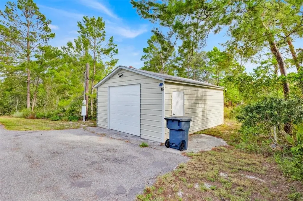 13 Sugar Pine Loop Lake Wales FL 33898