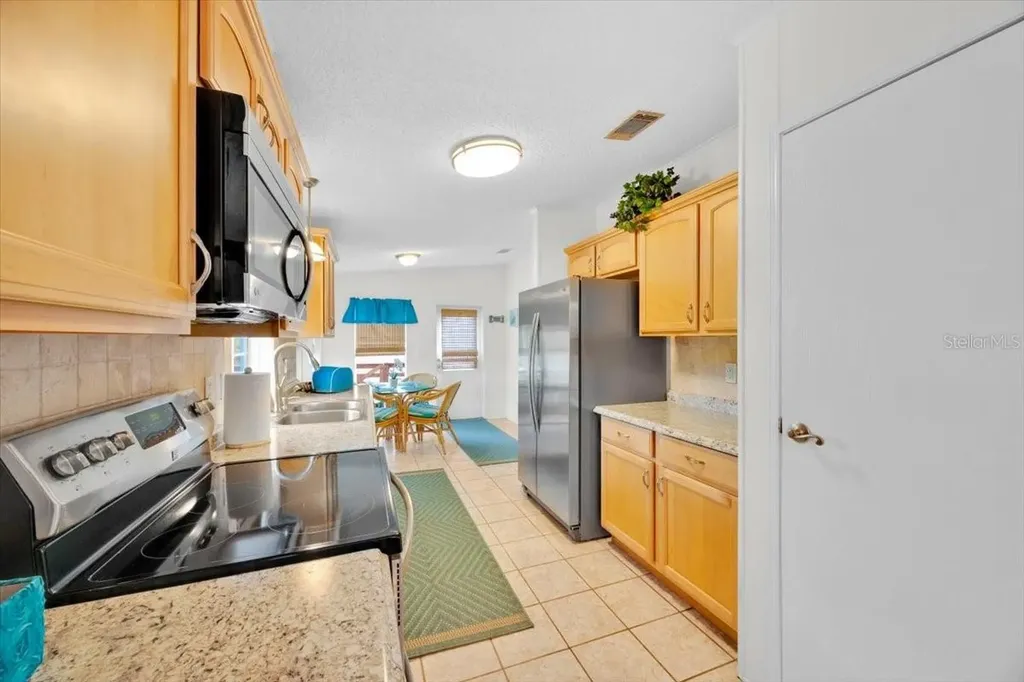 13 Sugar Pine Loop Lake Wales FL 33898