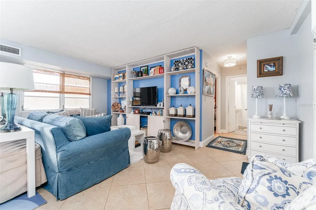 3315 58th Avenue S St Petersburg FL 33712
