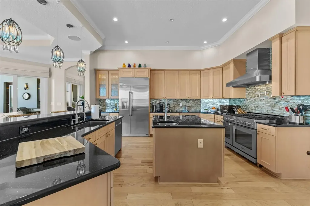 7815 9th Avenue S St Petersburg FL 33707