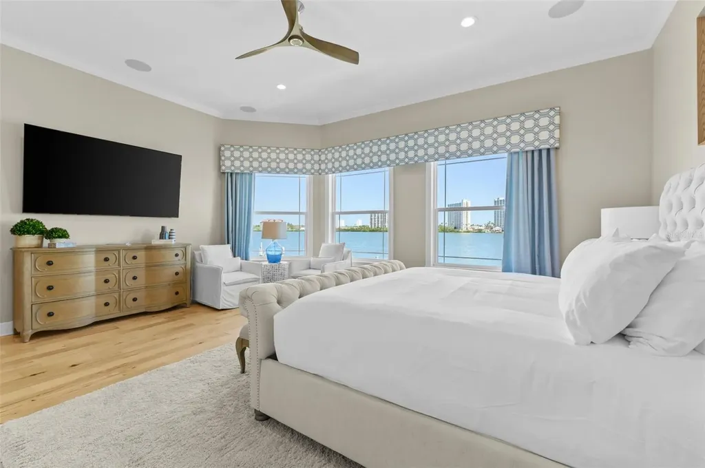 7815 9th Avenue S St Petersburg FL 33707