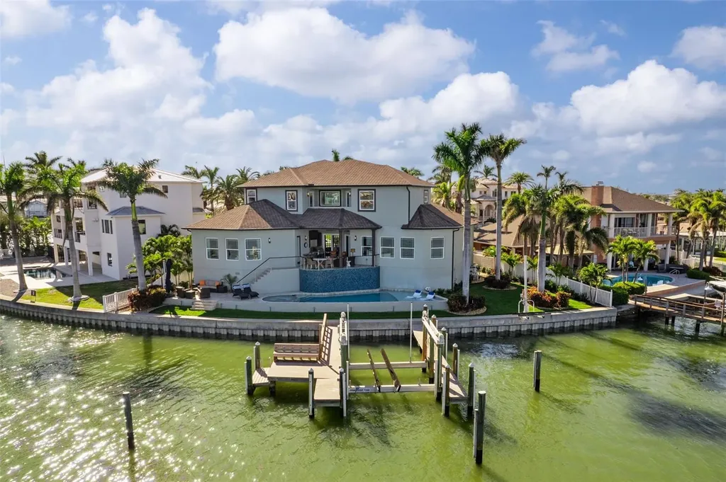 7815 9th Avenue S St Petersburg FL 33707