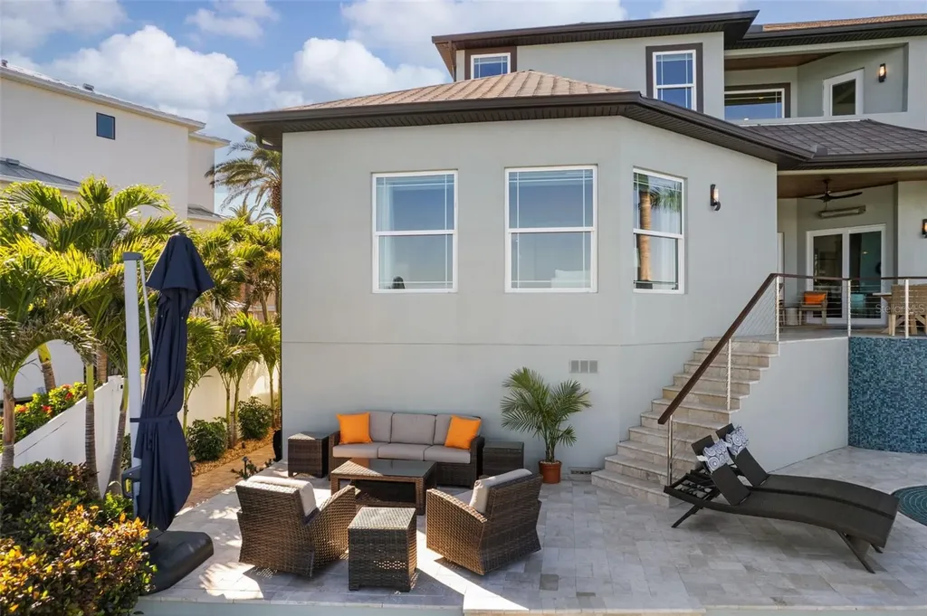 7815 9th Avenue S St Petersburg FL 33707