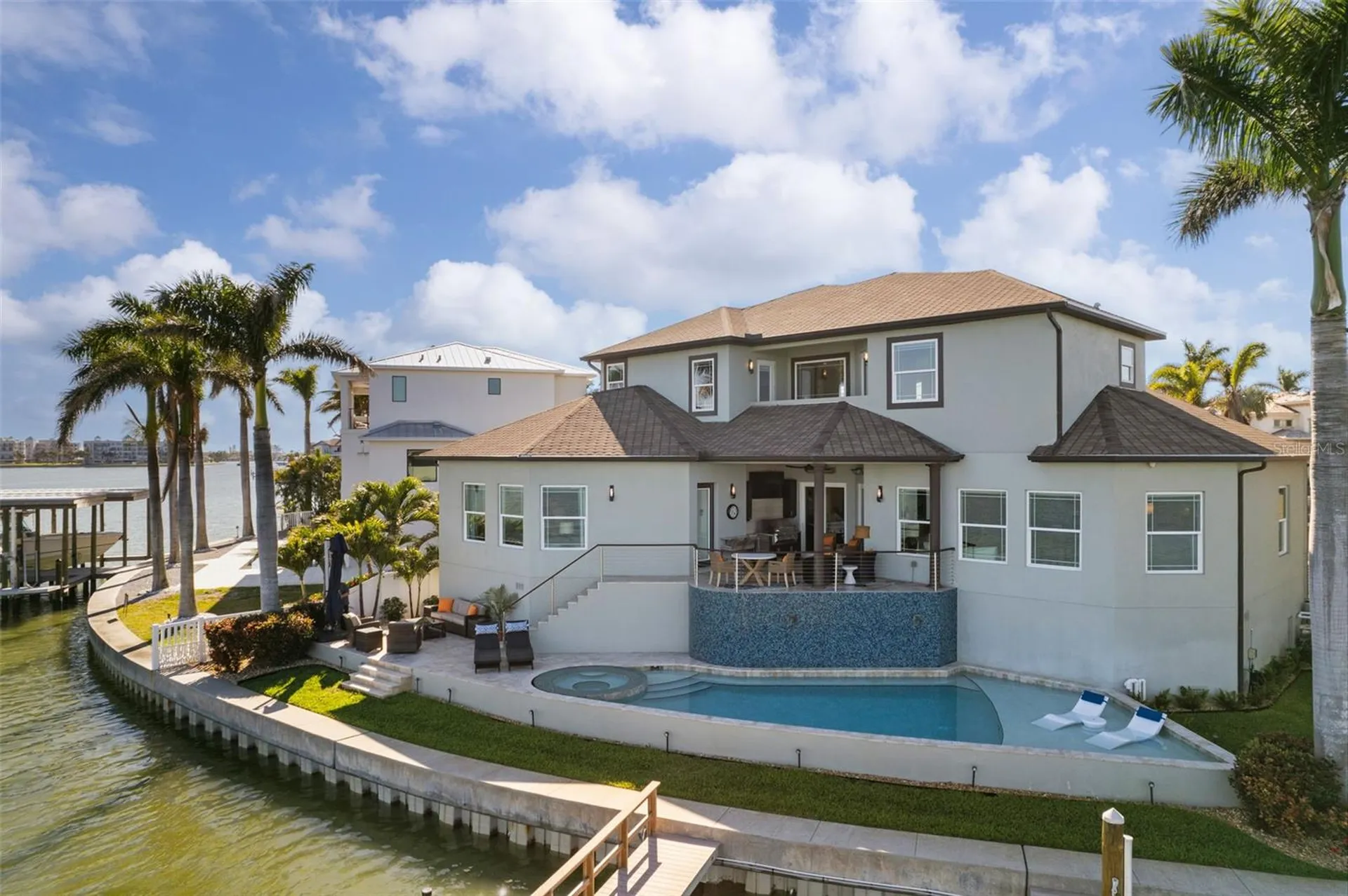 7815 9th Avenue S St Petersburg FL 33707