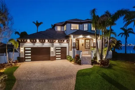 7815 9th Avenue S St Petersburg FL 33707