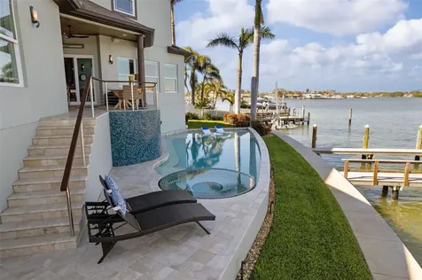 7815 9th Avenue S St Petersburg FL 33707