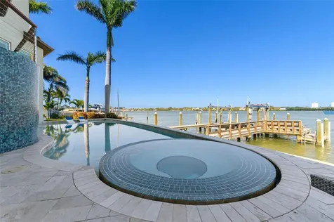 7815 9th Avenue S St Petersburg FL 33707