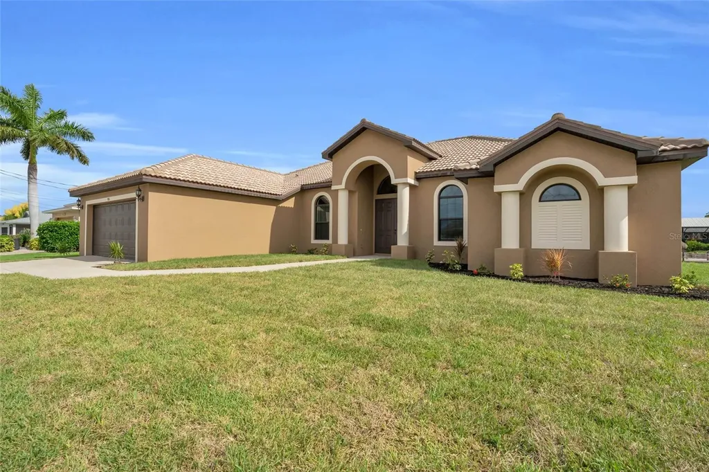 915 SE 33rd Terrace Cape Coral FL 33904