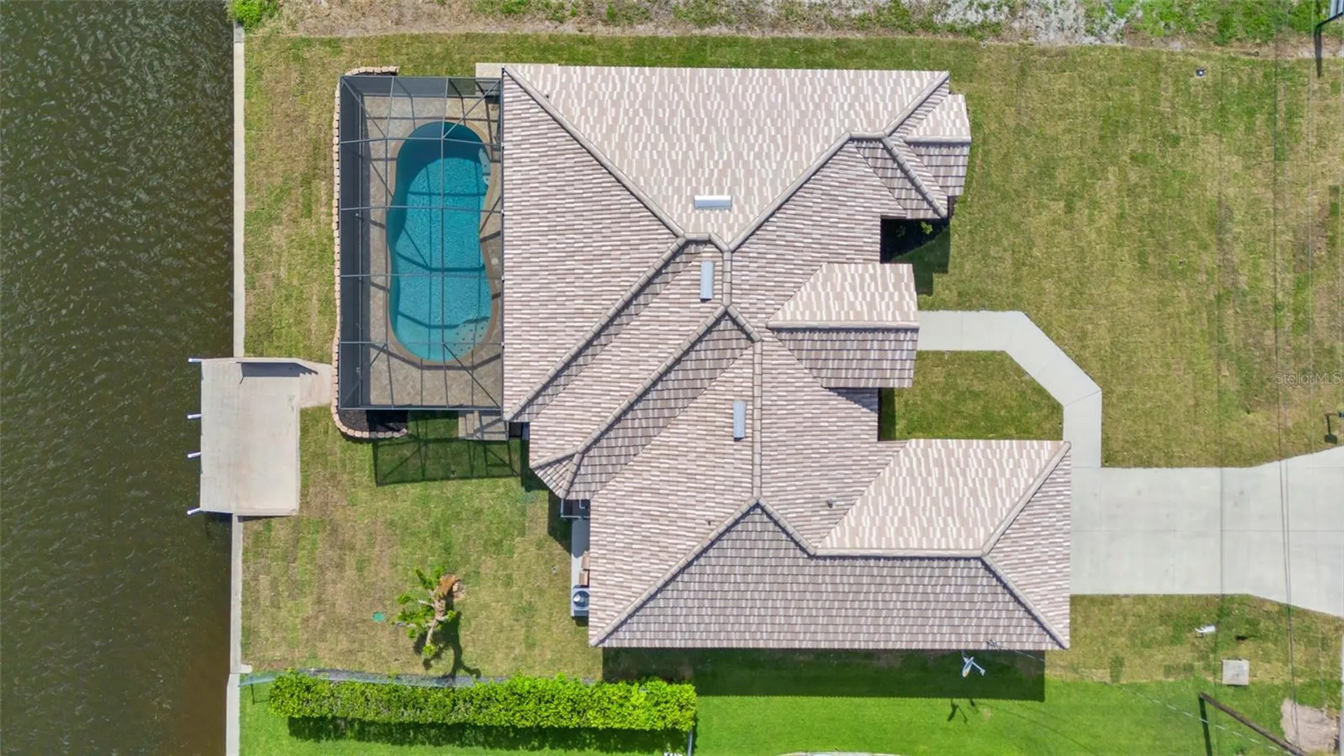 915 SE 33rd Terrace Cape Coral FL 33904