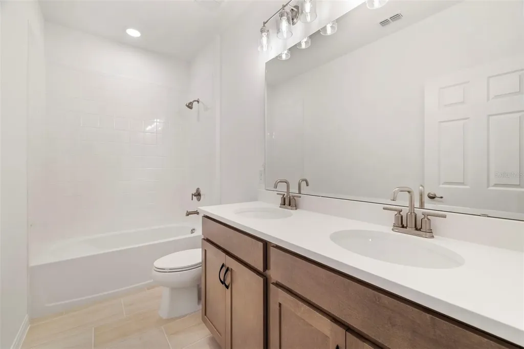490 Winsome Alley Groveland FL 34736