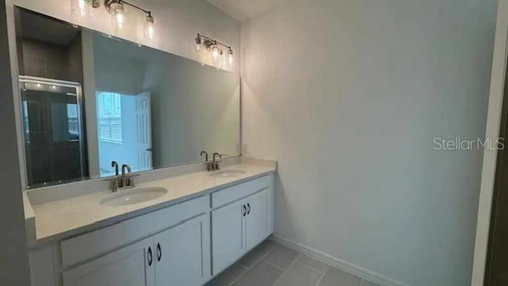 404 Oak Flat Alley Groveland FL 34736