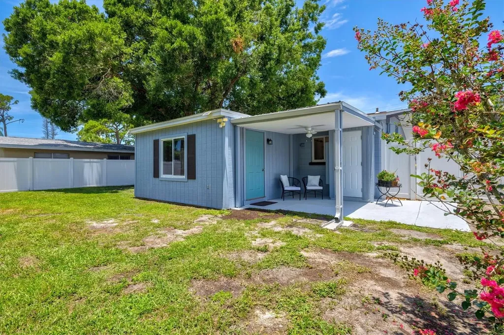 2432 Aspinwall Street Sarasota FL 34237