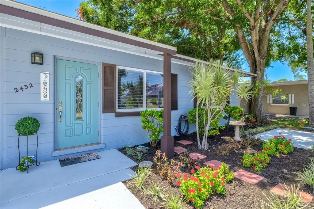 2432 Aspinwall Street Sarasota FL 34237