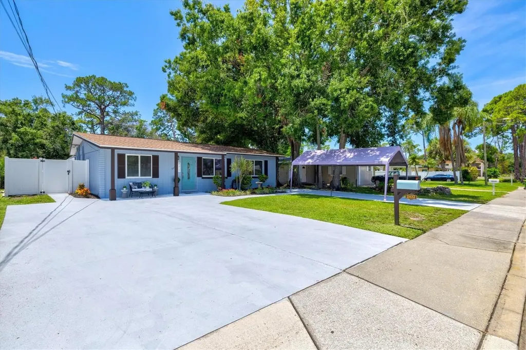 2432 Aspinwall Street Sarasota FL 34237