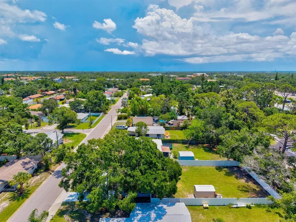 2432 Aspinwall Street Sarasota FL 34237