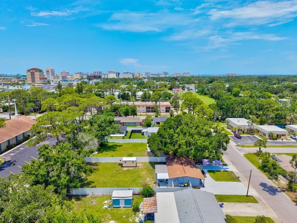 2432 Aspinwall Street Sarasota FL 34237