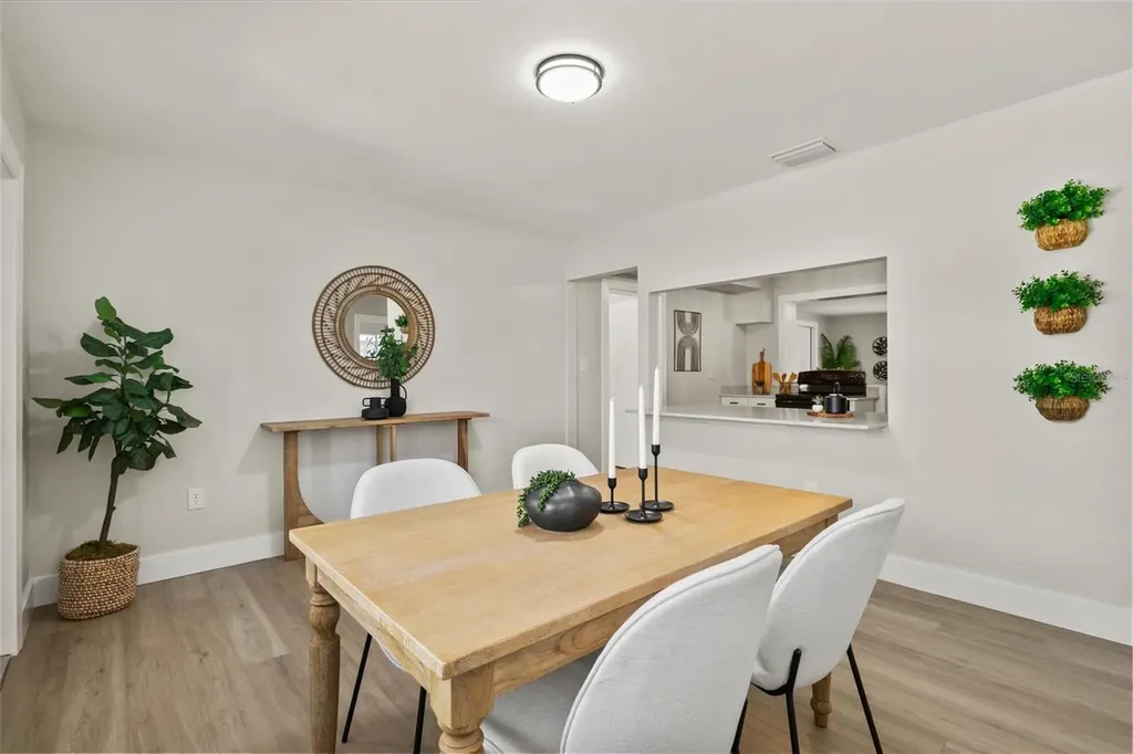 2432 Aspinwall Street Sarasota FL 34237