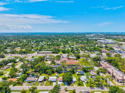 2432 Aspinwall Street Sarasota FL 34237