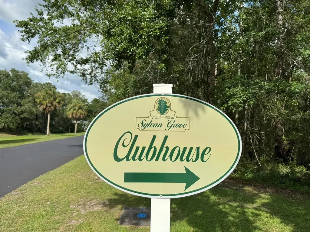 18035 Glen Raven Boulevard Brooksville FL 34604