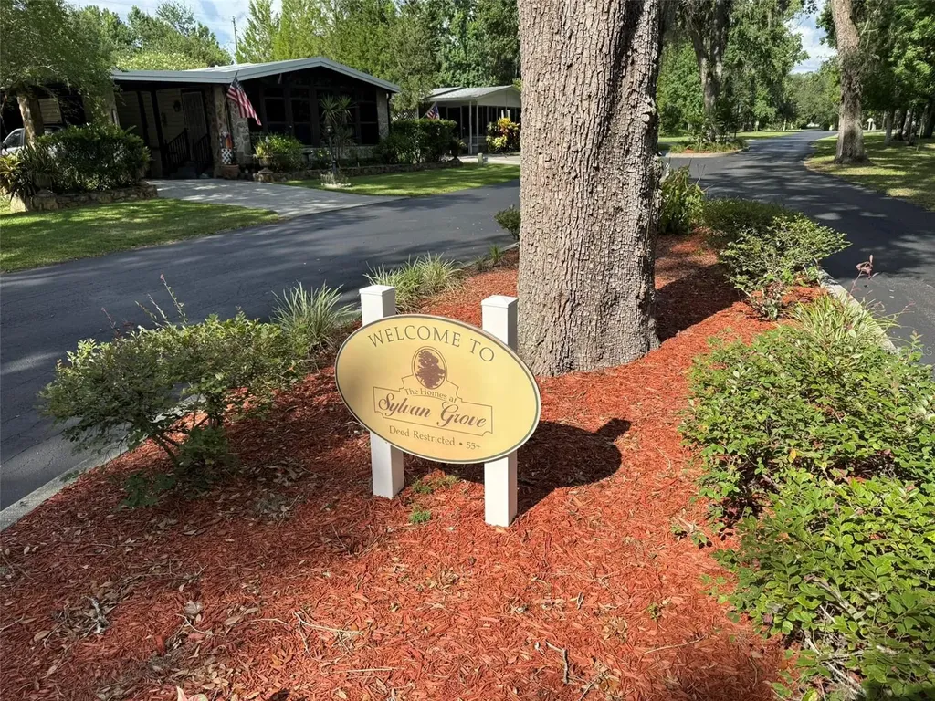 18035 Glen Raven Boulevard Brooksville FL 34604