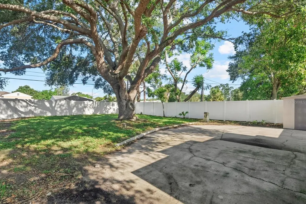 5718 Magnolia Street N St Petersburg FL 33703
