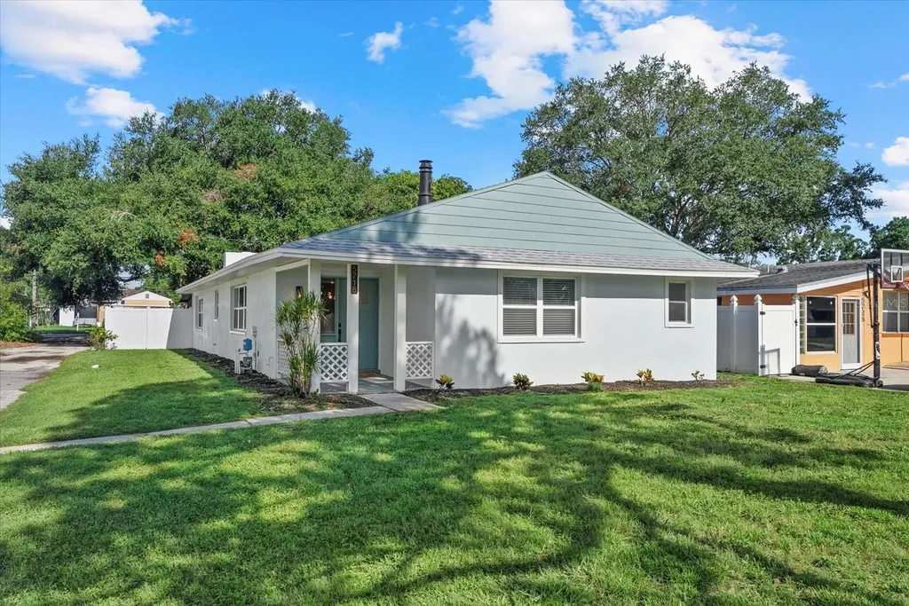 5718 Magnolia Street N St Petersburg FL 33703