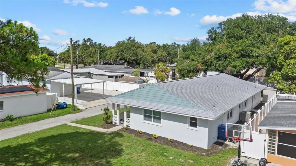 5718 Magnolia Street N St Petersburg FL 33703