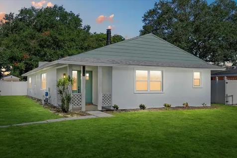 5718 Magnolia Street N St Petersburg FL 33703