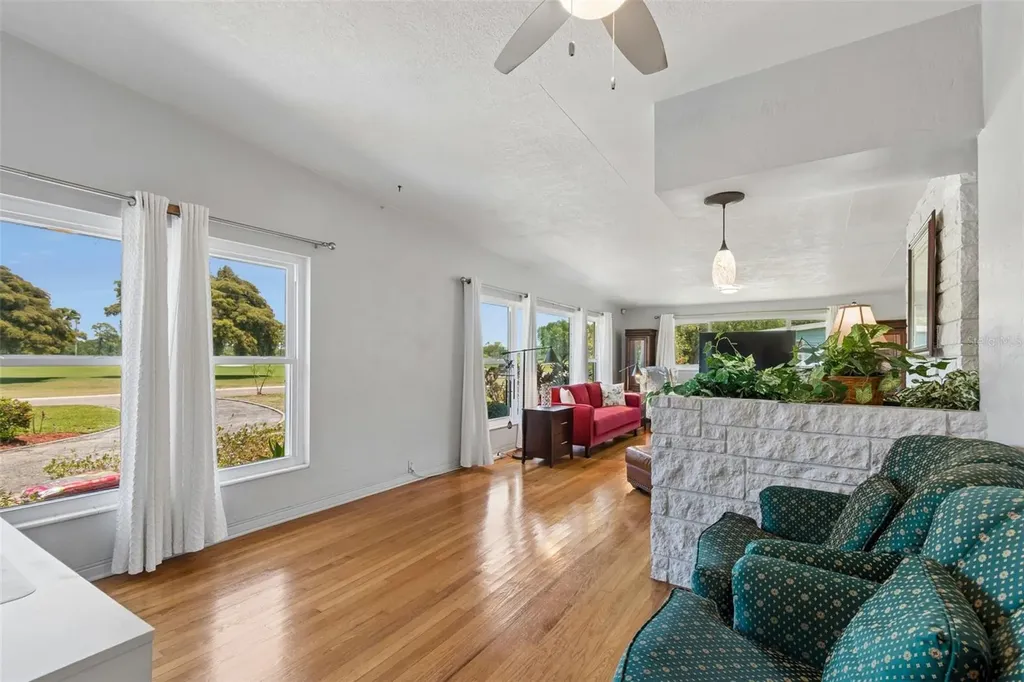 2110 Fairway Avenue S St Petersburg FL 33712