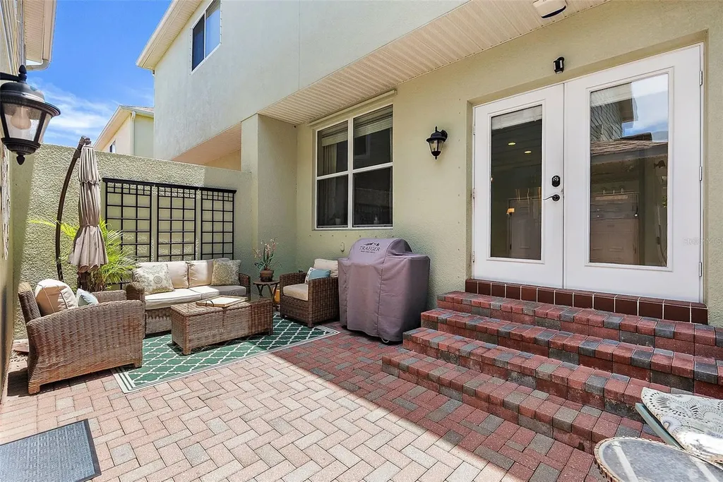 225 49th Avenue N St Petersburg FL 33703