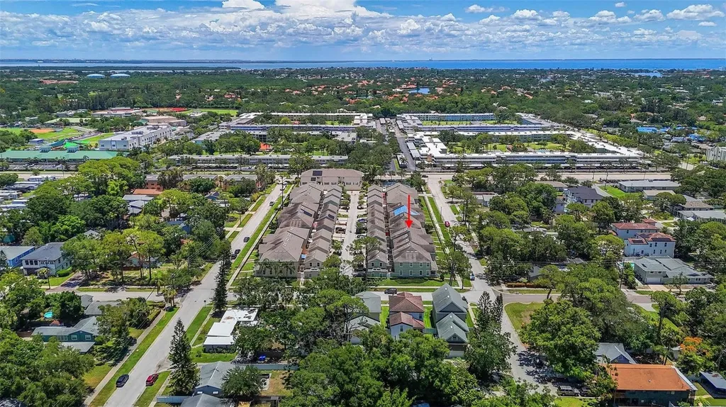 225 49th Avenue N St Petersburg FL 33703