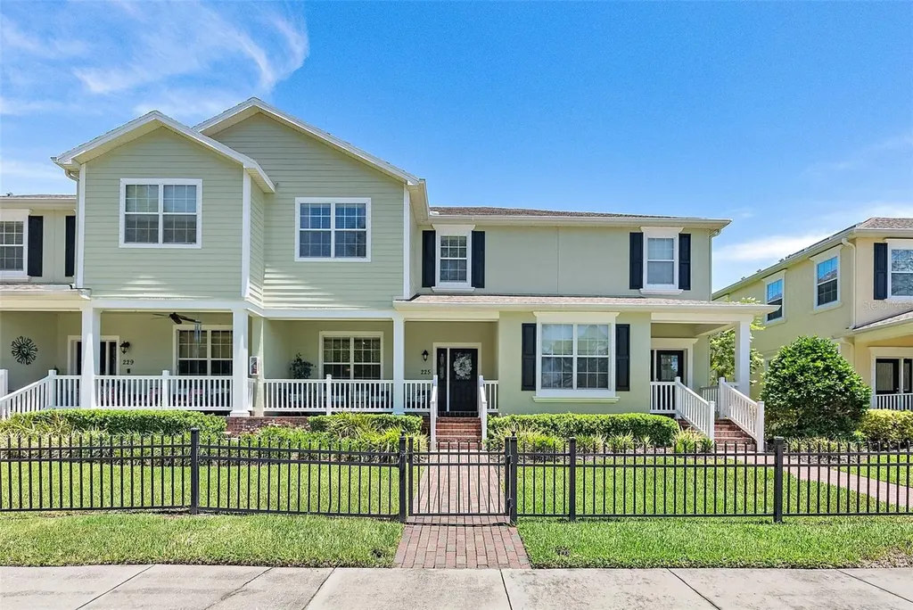225 49th Avenue N St Petersburg FL 33703